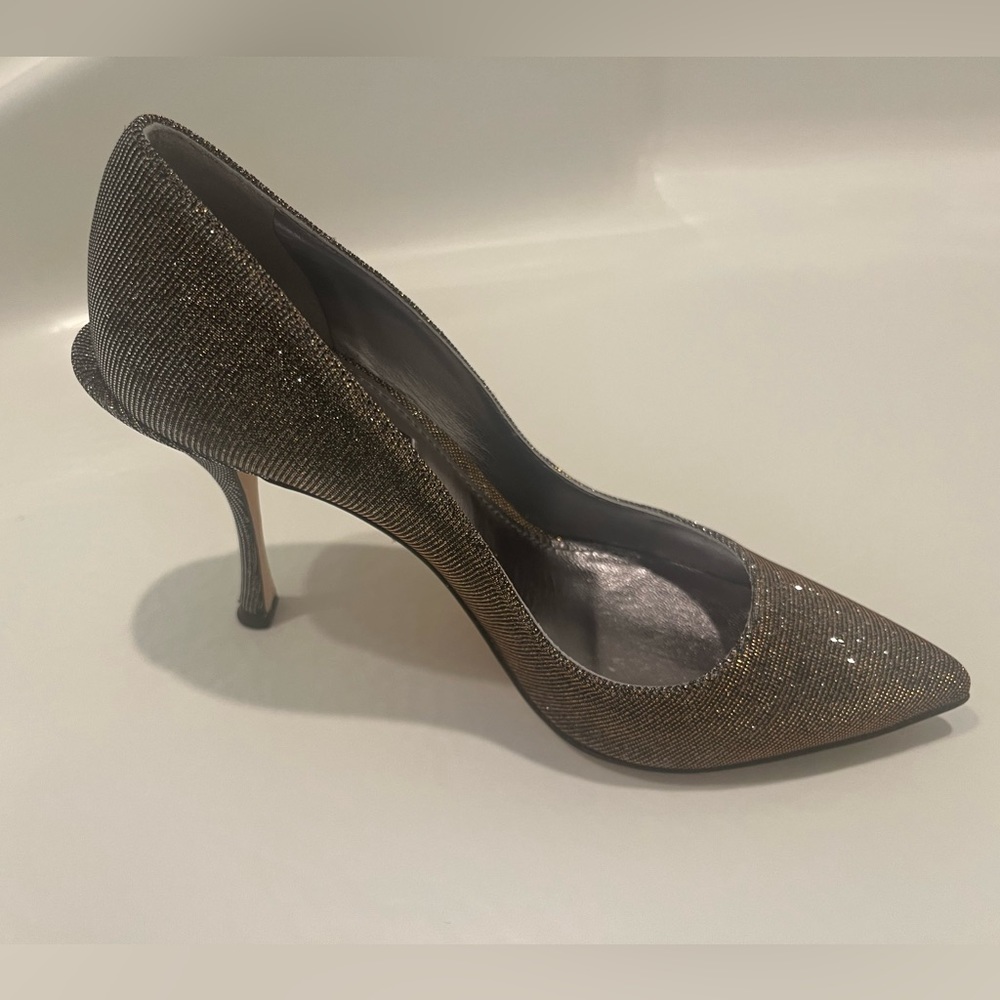 Dolce and Gabanna size 8 pumps never worn with tags